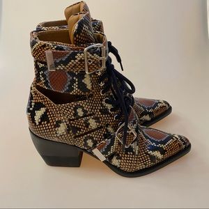 Chloe rylee python print boot